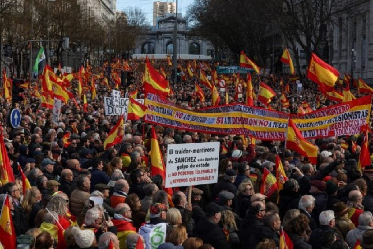 Thousands join rightist rally against Spanish government