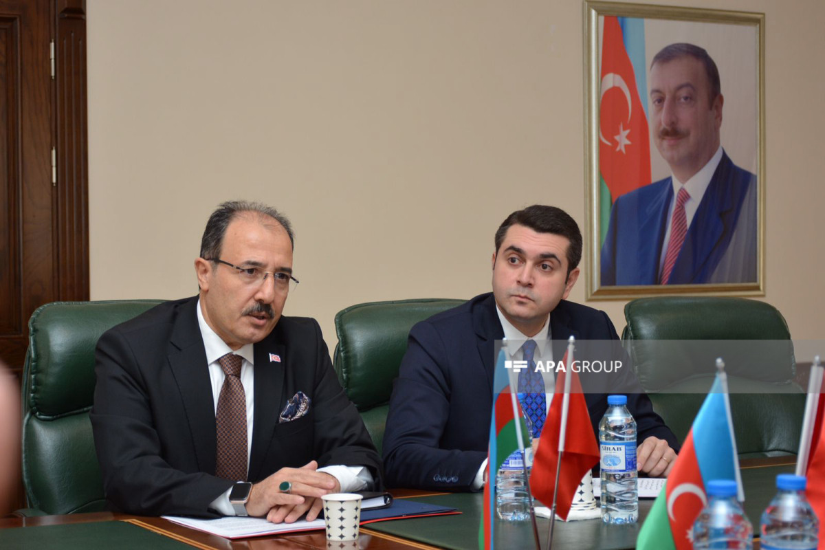 Səfir: Azərbaycan, Türkiyə və Ermənistan məsələləri öz aralarında müzakirə etməlidir