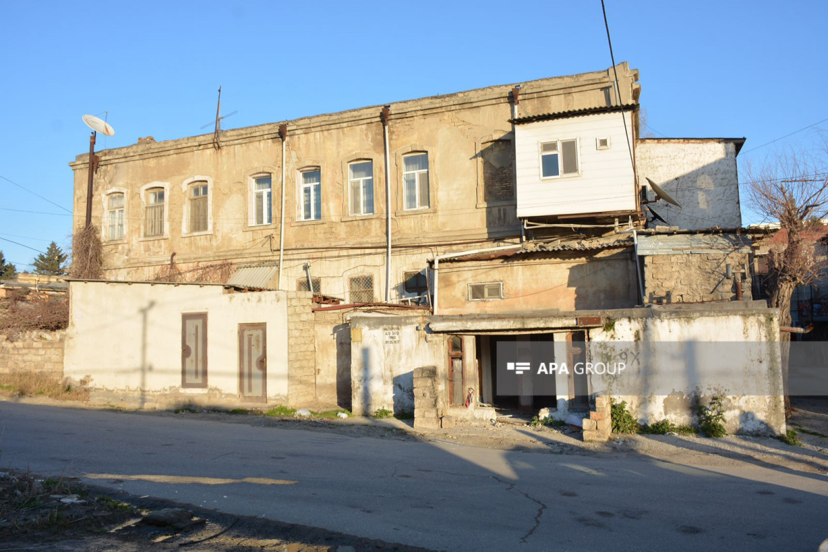 Аварийное здание в Хатаинском районе Баку
