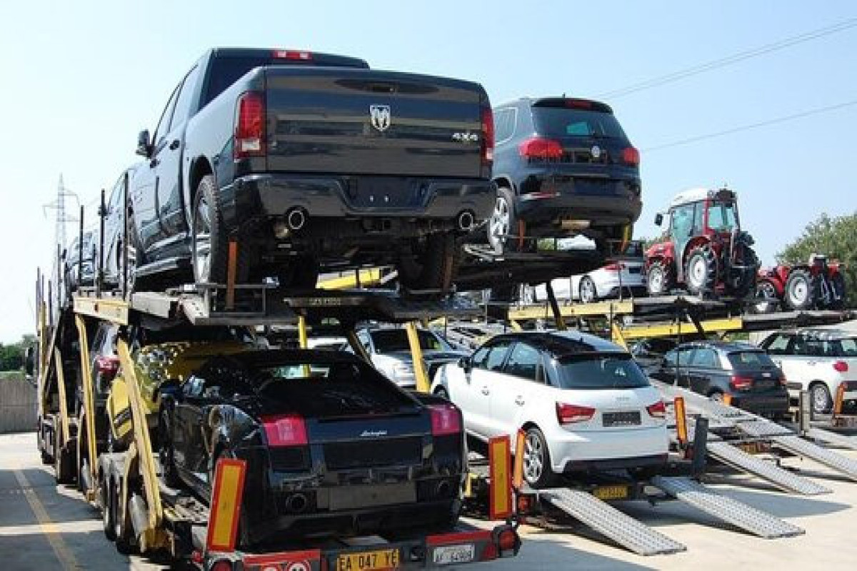 В прошлом году Азербайджан сократил импорт автомобилей на 18,2%