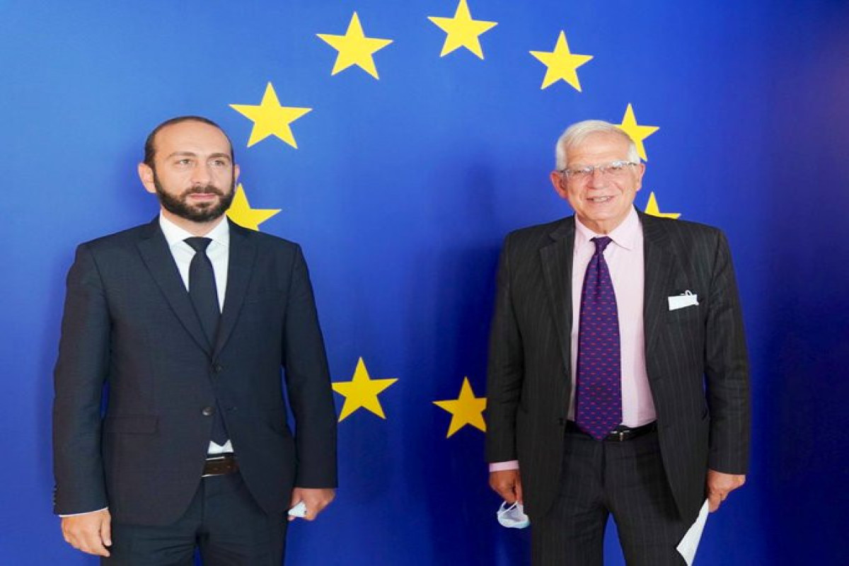 Mirzoyanla Borrell regiondakı vəziyyəti müzakirə ediblər