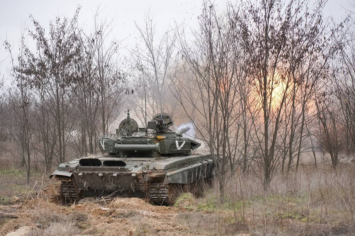 В США заявили, что Запад поставит Киеву в течение недель сотни бронемашин, включая танки