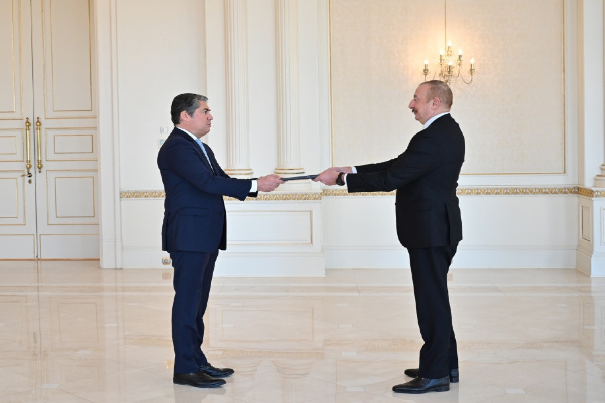 Президент Азербайджана принял верительные грамоты новоназначенного посла Греции-ОБНОВЛЕНО 