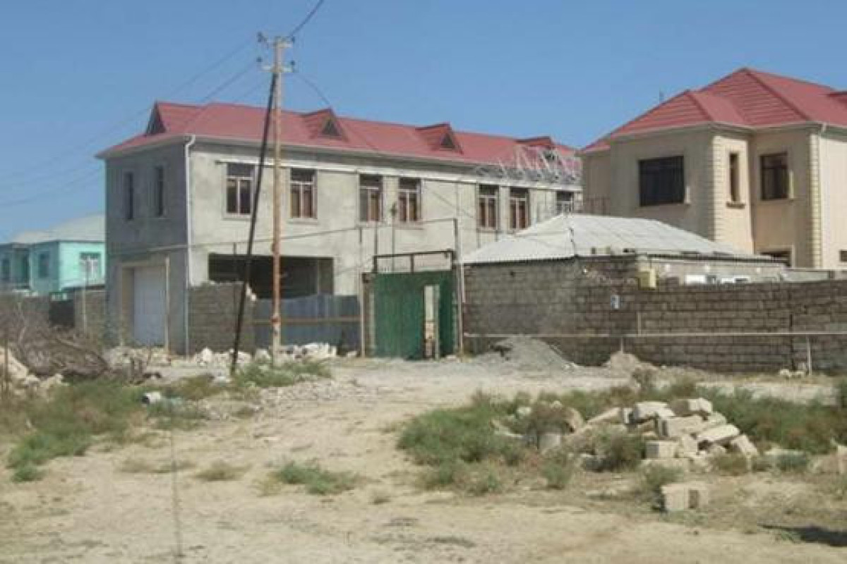В Азербайджане предложили оформить частные дома, построенные на землях сельхозназначения