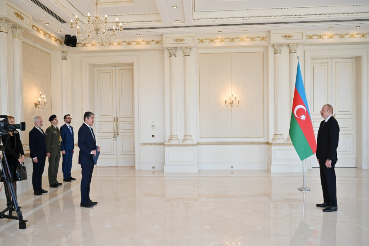 President Ilham Aliyev accepted credentials of incoming ambassador of Greece-<span class="red_color">UPDATED