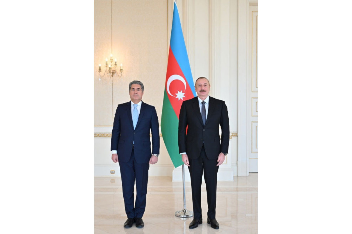 President Ilham Aliyev accepted credentials of incoming ambassador of Greece-UPDATED 