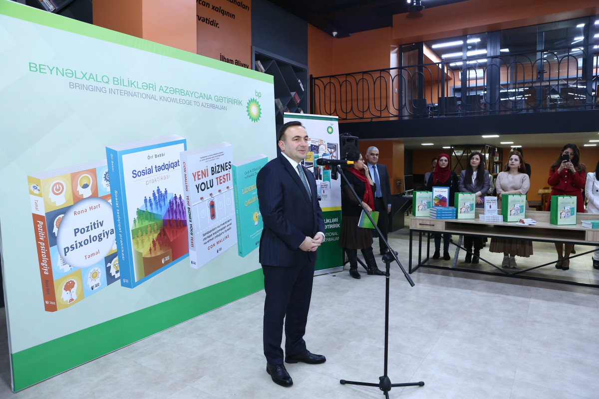 BP Azərbaycan dilinə tərcümə edilmiş 4 dərsliyi təqdim edib