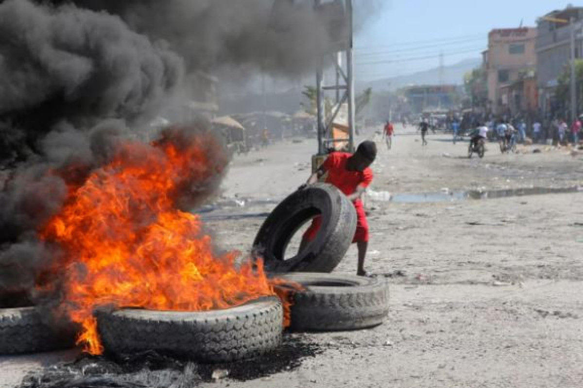 Haitidə polis idarəsinə hücumda 6 nəfər həlak olub