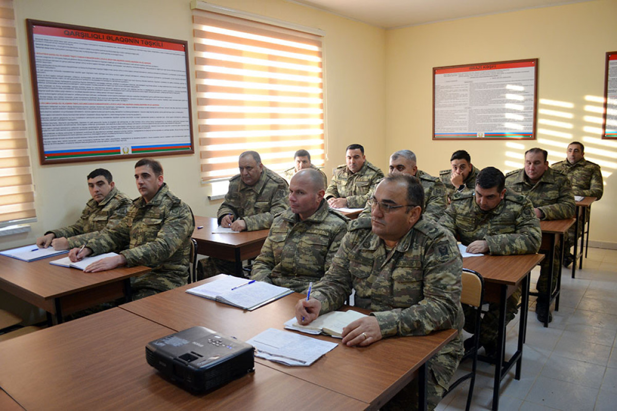 Training course is held in Azerbaijan Army with participation of British specialists
