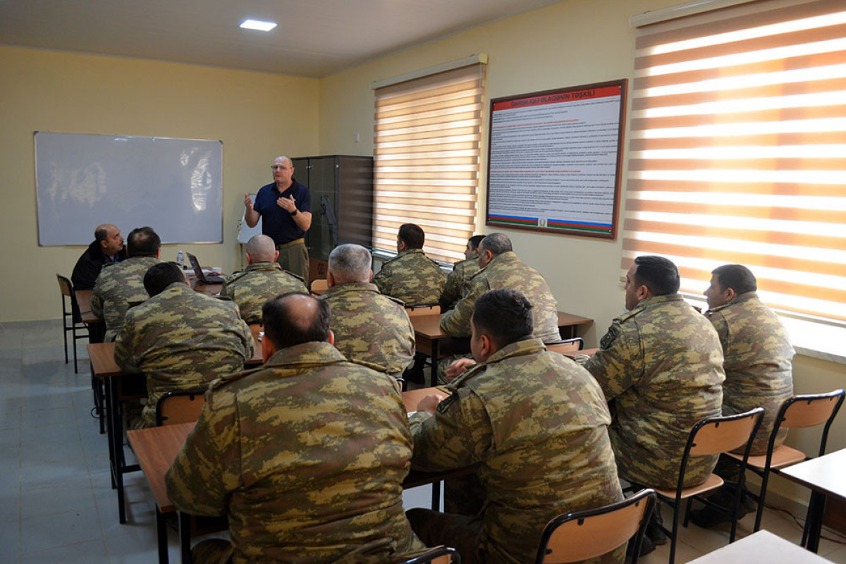 Training course is held in Azerbaijan Army with participation of British specialists