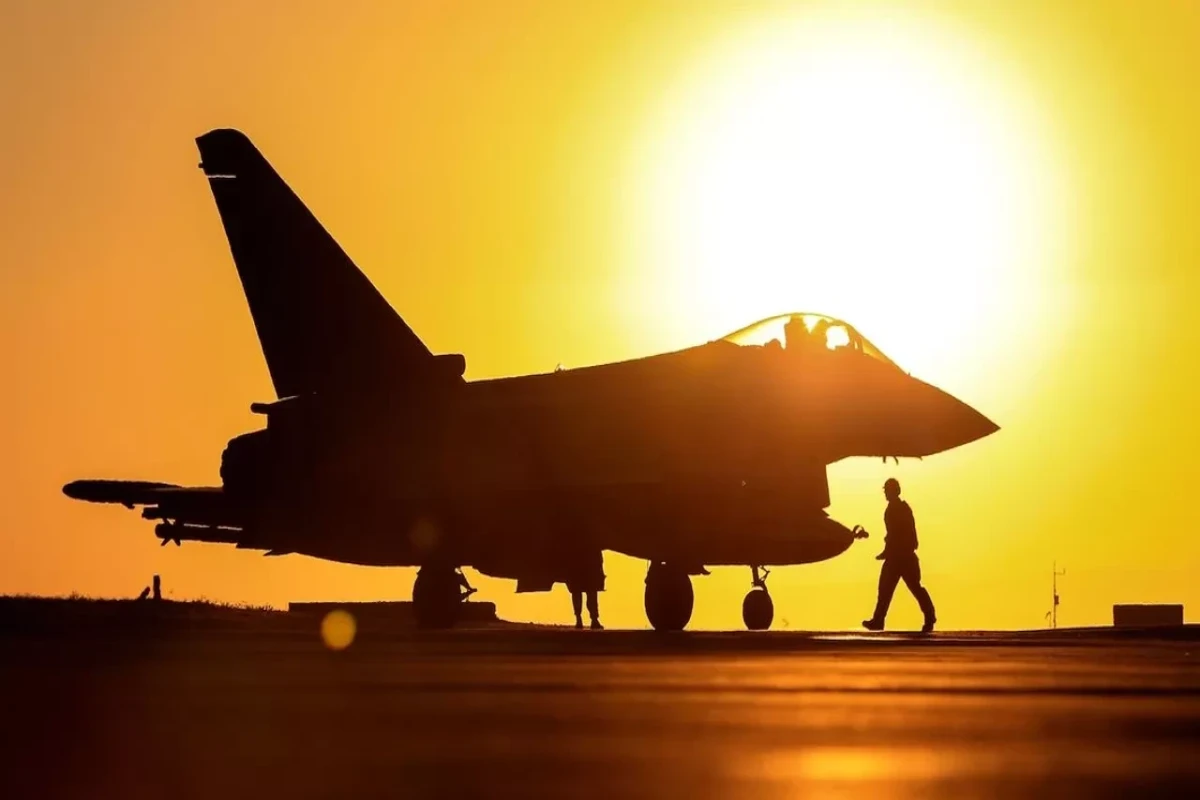 UK may send fighter jets to Ukraine 