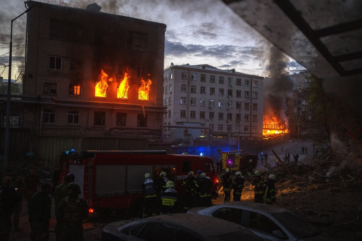 В Харькове одна из ракет упала на жилой дом