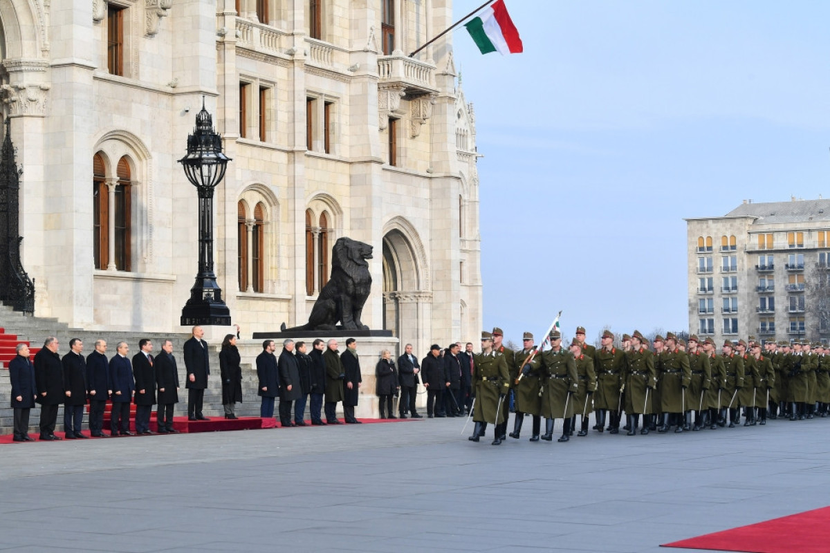 Official welcome ceremony was held for President Ilham Aliyev in Budapest