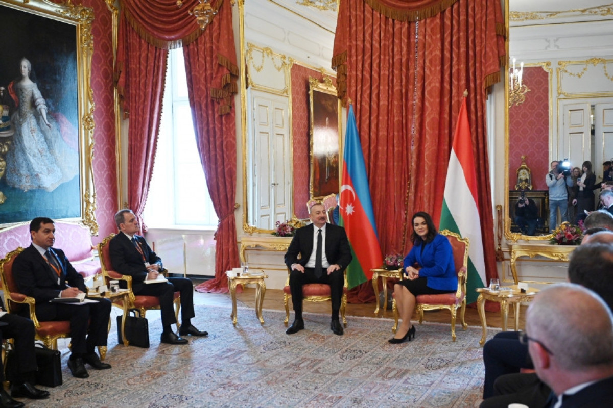 President Ilham Aliyev held expanded meeting with President of Hungary Katalin Novák