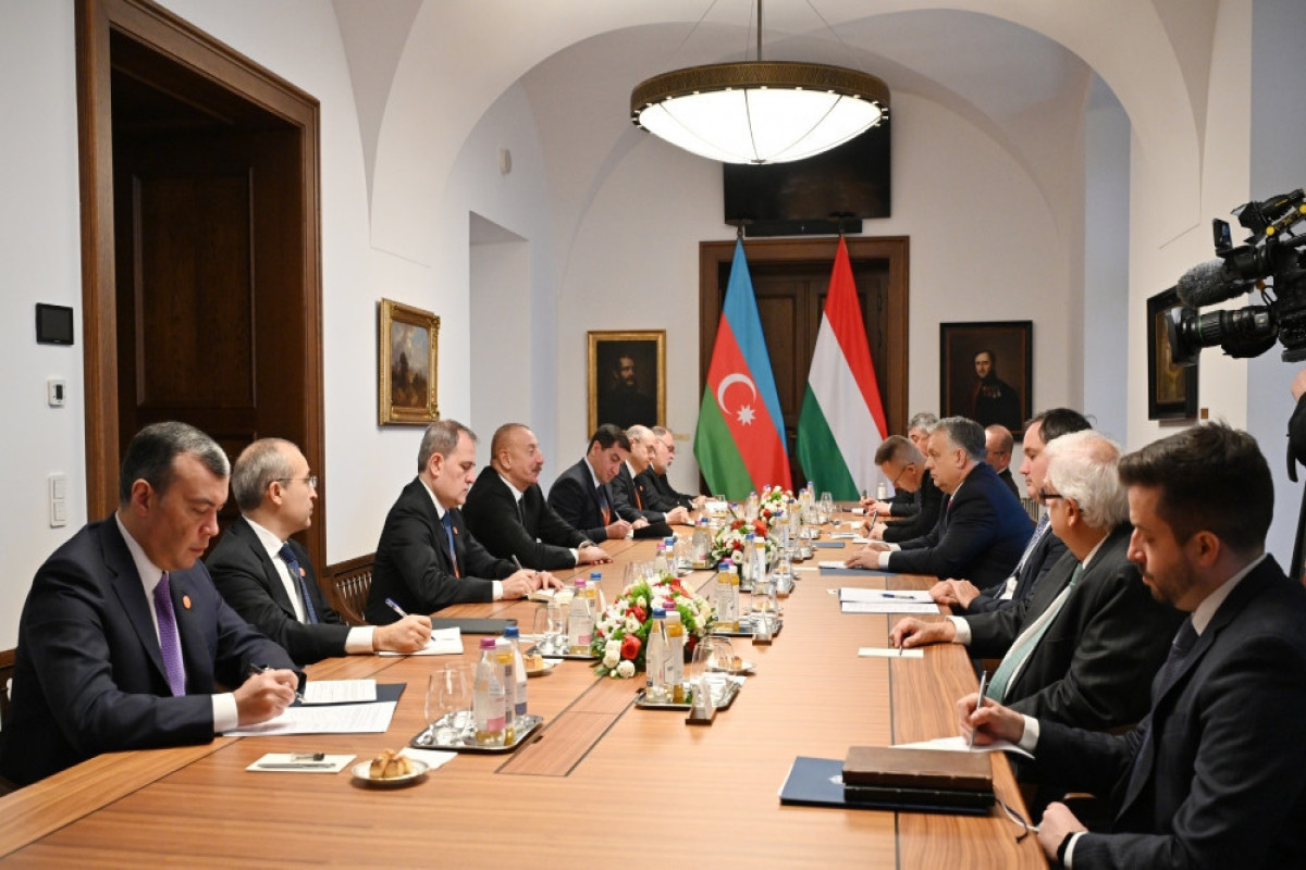 President Ilham Aliyev held expanded meeting with Prime Minister of Hungary Viktor Orban