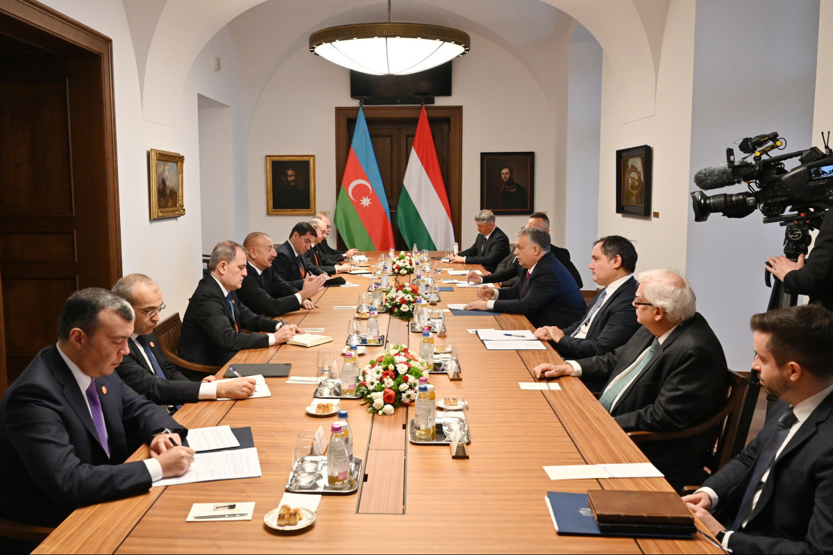 Состоялась встреча Президента Азербайджана с премьер-министром Венгрии в расширенном составе