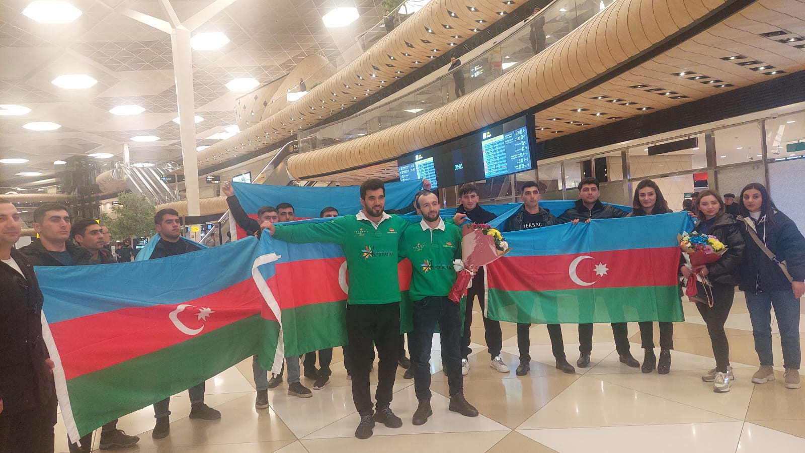 Qarüstü polo üzrə dünya kubokunu qazanan Azərbaycan komandası Vətənə qayıdıb