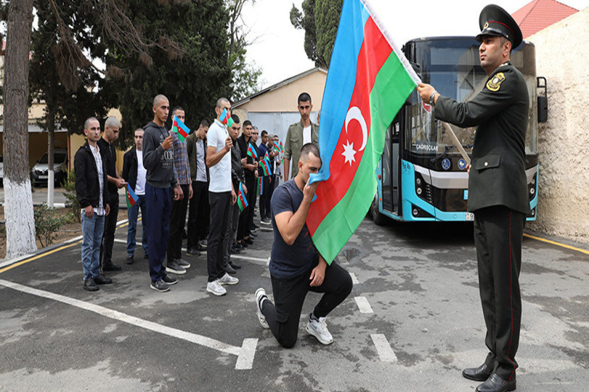 Çağırışçıların müddətli həqiqi hərbi xidmətə yola salınmasına başlanılıb