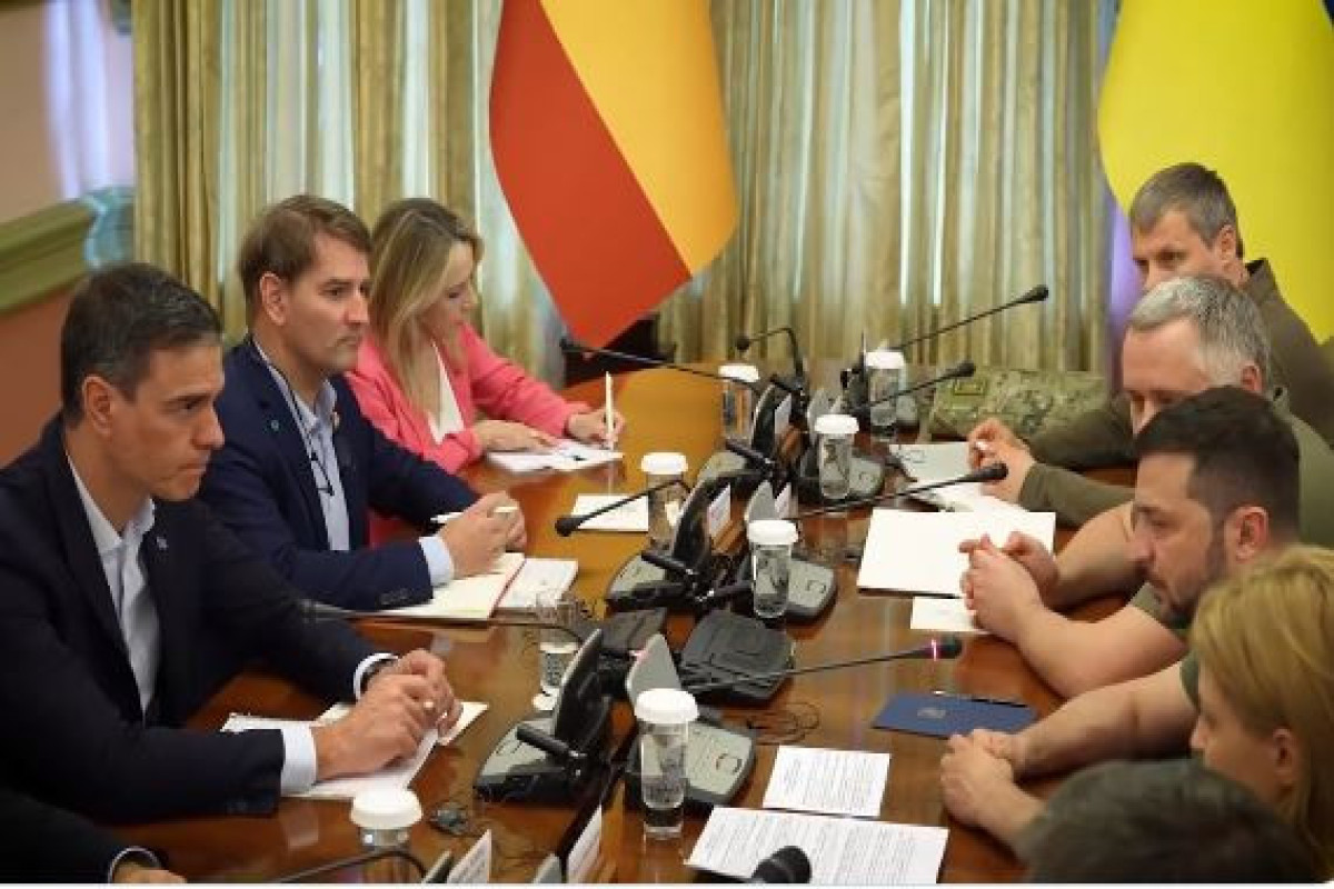 İspaniya Baş naziri Zelenski ilə görüşüb