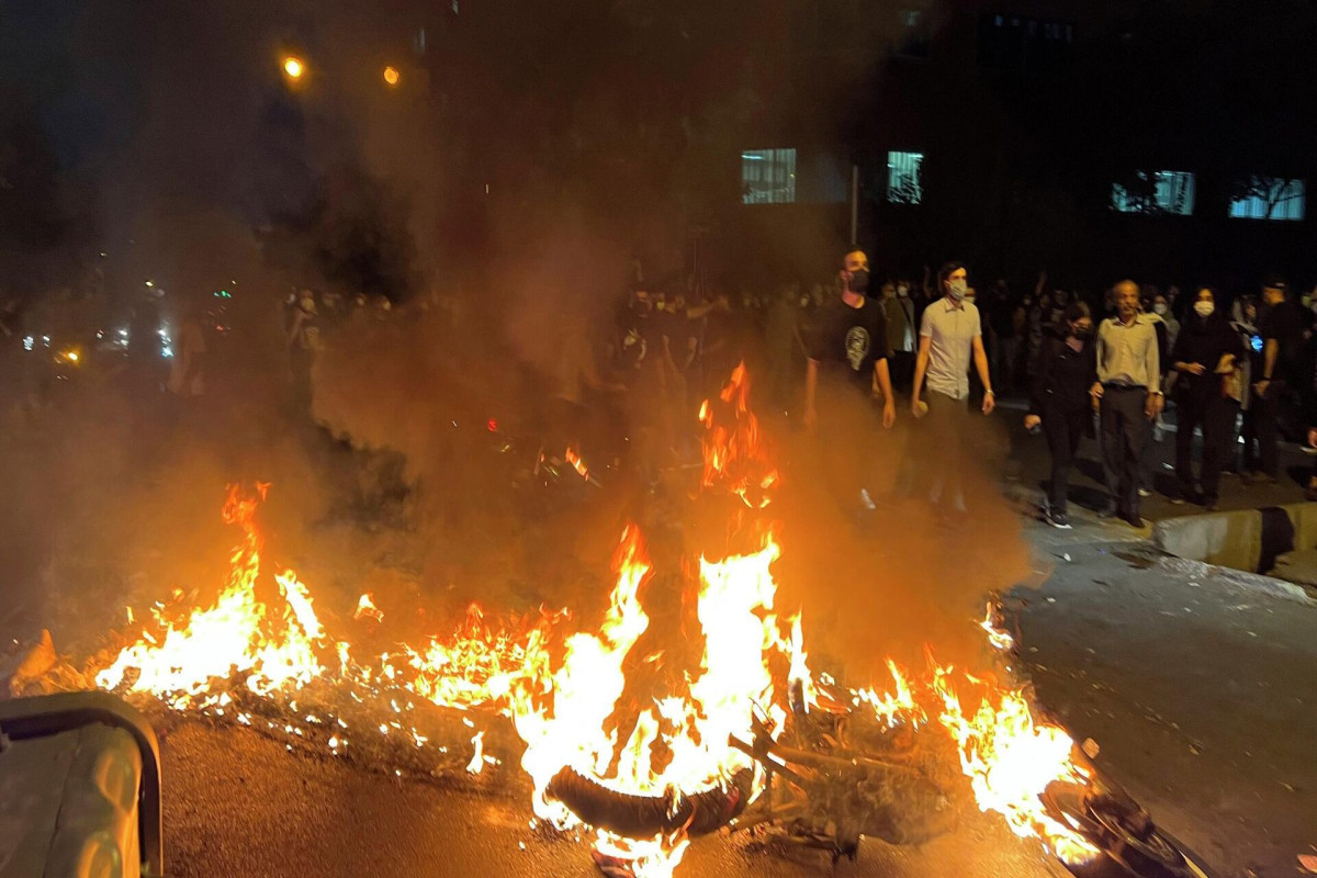 Fransada bu gecə nisbətən sakit keçib