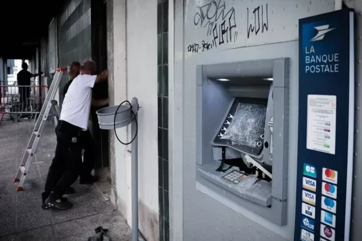 Fransada 80 poçt şöbəsi fəaliyyətini bərpa etməyib