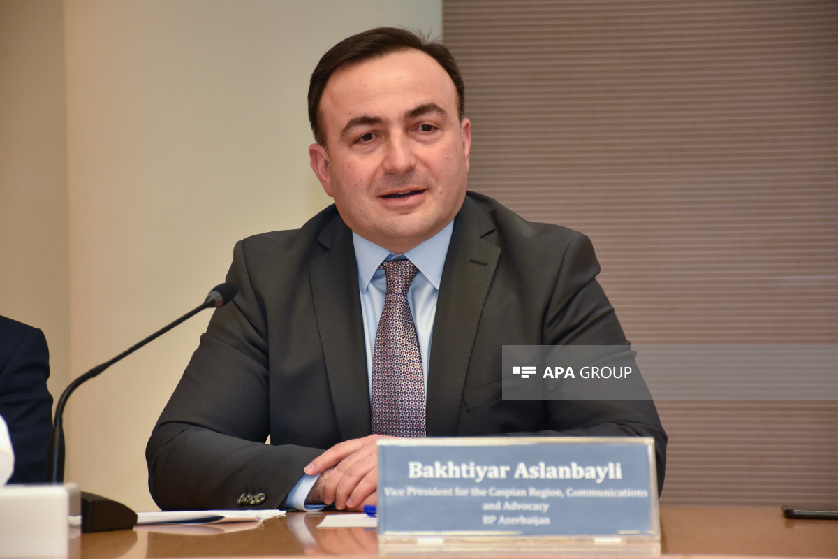 AÇG-də dərin qazın işlənilməsinin texniki və kommersiya məsələləri müzakirə edilir