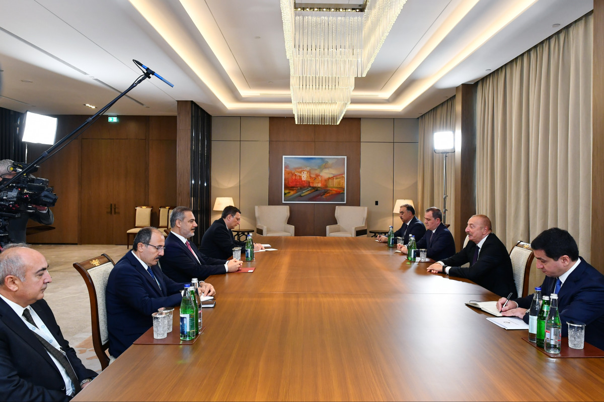 Prezident Hakan Fidanla Ermənistanla normallaşma prosesini müzakirə edib