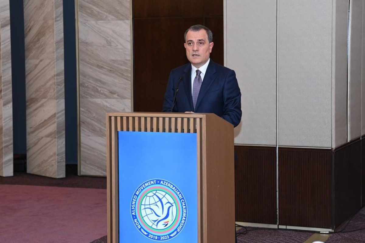 Ceyhun Bayramov Heydər Əliyevin anadan olmasının 100-cü ildönümününə həsr olunmuş tədbirdə çıxış edib