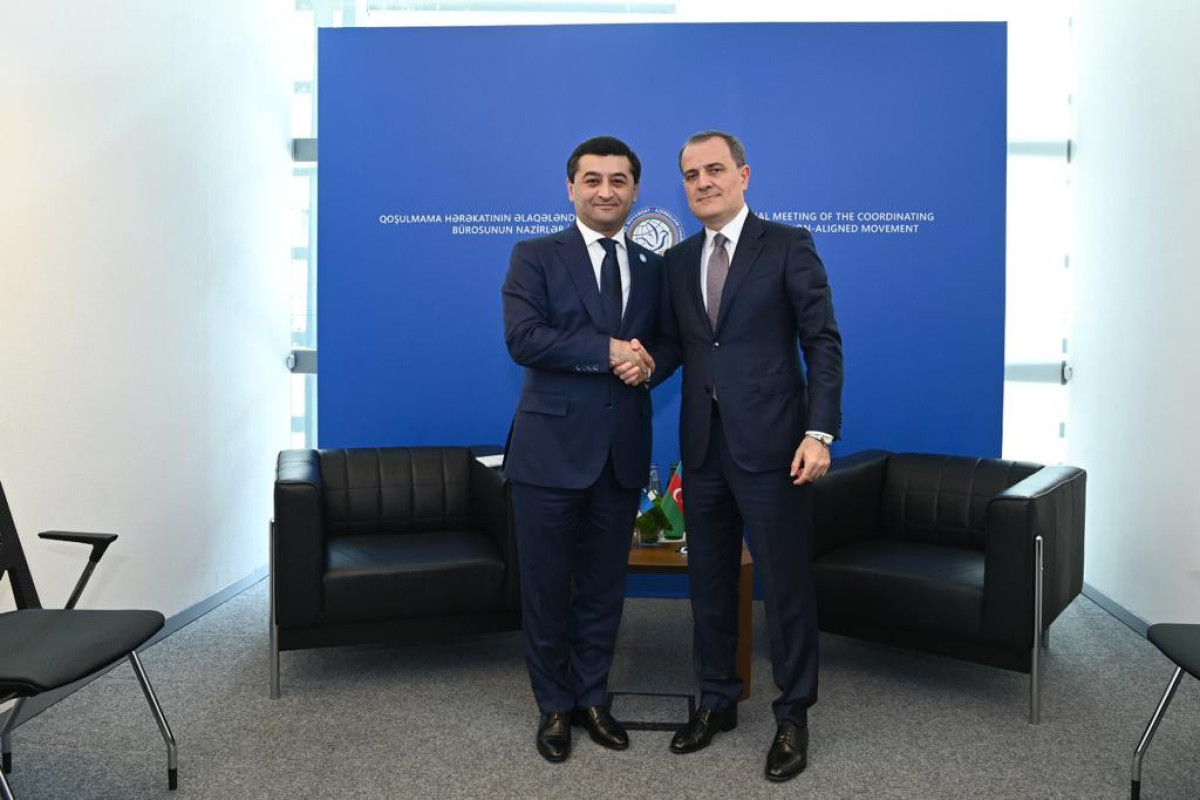 Ceyhun Bayramov özbəkistanlı həmkarı ilə görüşüb