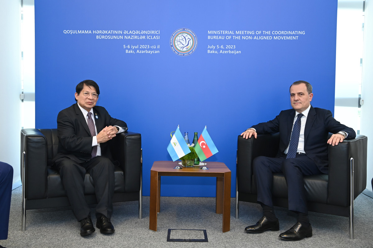 Ceyhun Bayramov nikaraqualı həmkarı ilə görüşüb