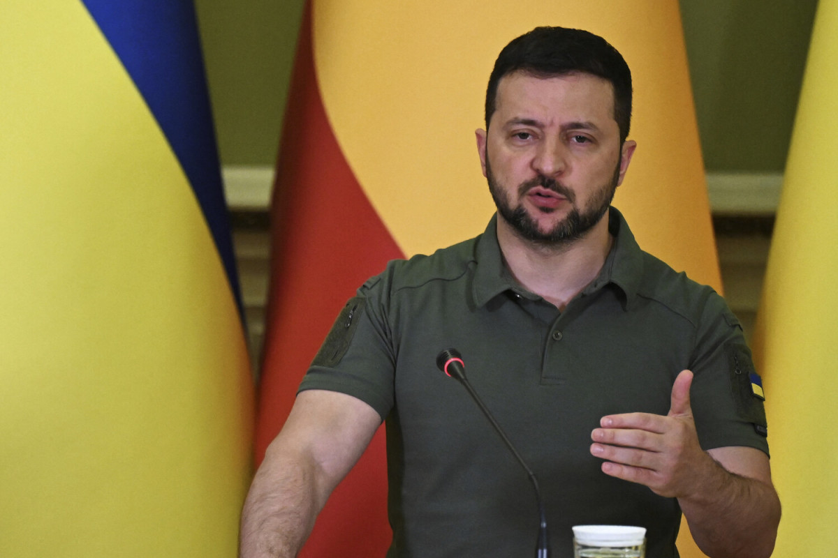 Zelenski: "Bolqarıstan Ukraynaya silah yaradımı etməkdən imtina edib"