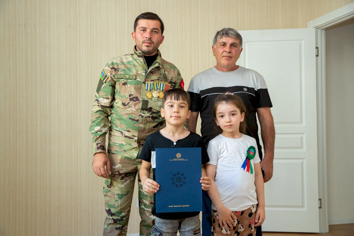 Şəhid ailələri və müharibə əlillərinə 140 mənzil və fərdi ev verilib