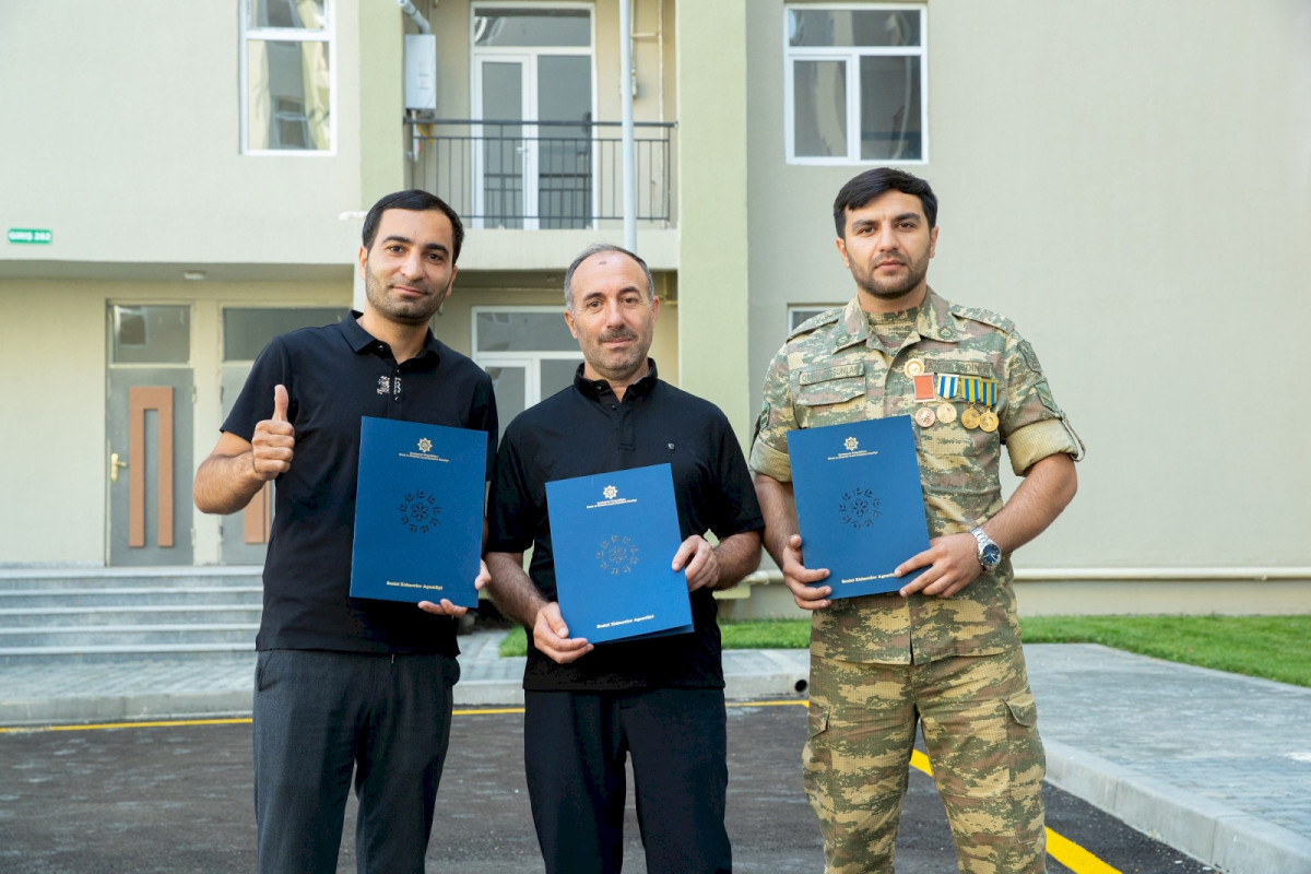 Şəhid ailələri və müharibə əlillərinə 140 mənzil və fərdi ev verilib
