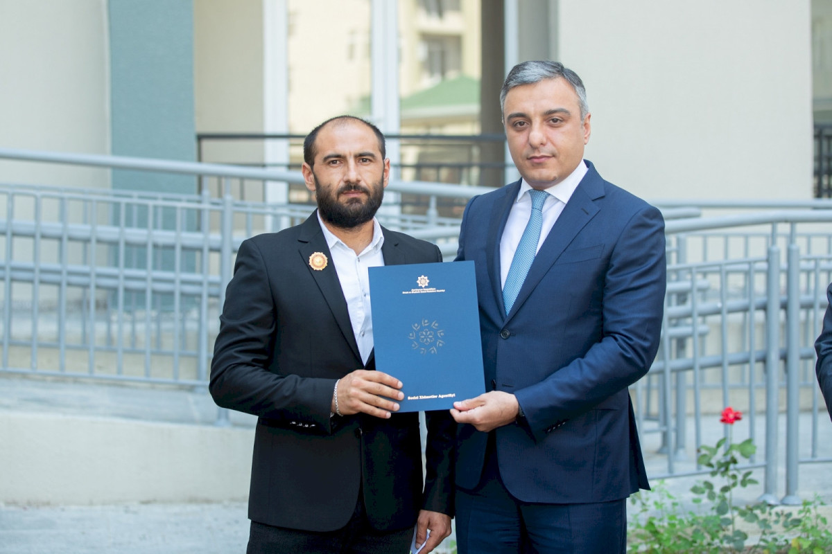 Şəhid ailələri və müharibə əlillərinə 140 mənzil və fərdi ev verilib