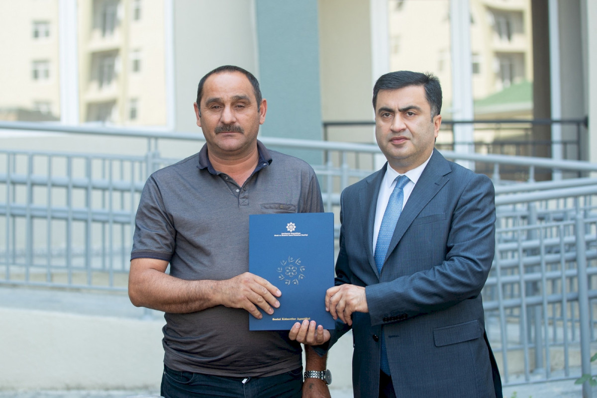 Şəhid ailələri və müharibə əlillərinə 140 mənzil və fərdi ev verilib