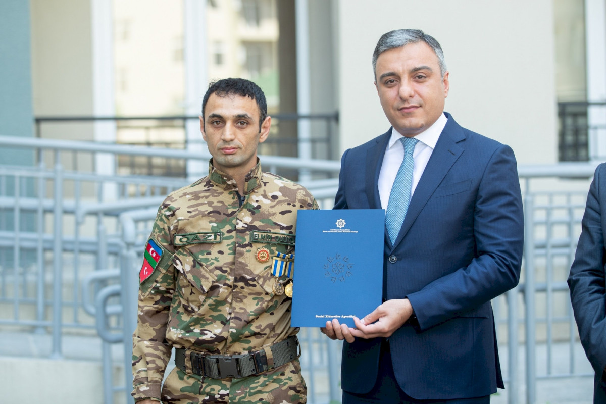 Şəhid ailələri və müharibə əlillərinə 140 mənzil və fərdi ev verilib