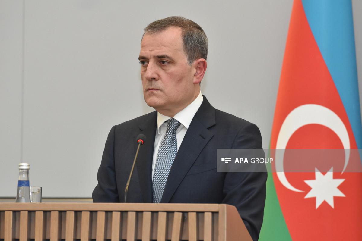 Ceyhun Bayramova fövqəladə və səlahiyyətli səfir rütbəsi verilib