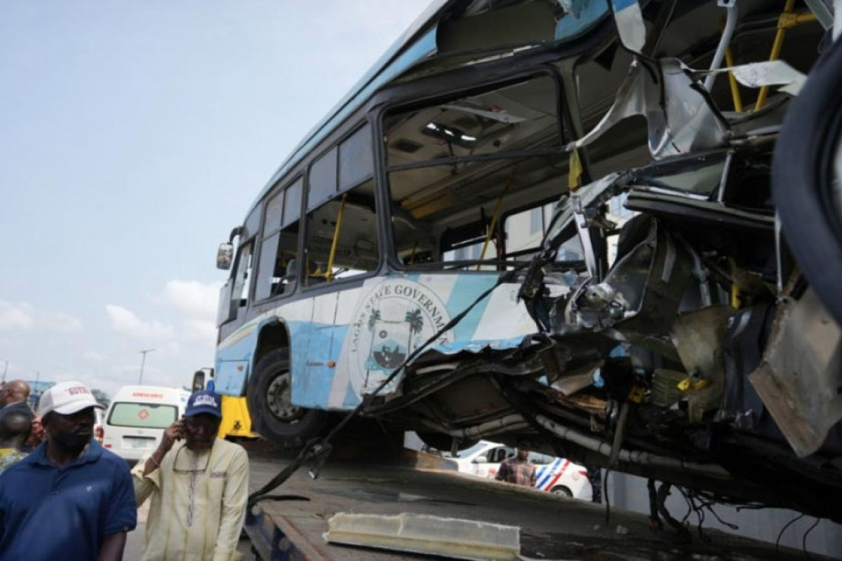 Nigeriyada avtobus qəzası nəticəsində 20 nəfər ölüb