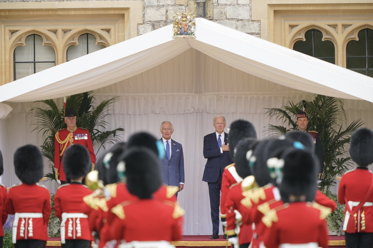 Bayden Britaniya kralı III Çarlzla görüşüb - FOTO 