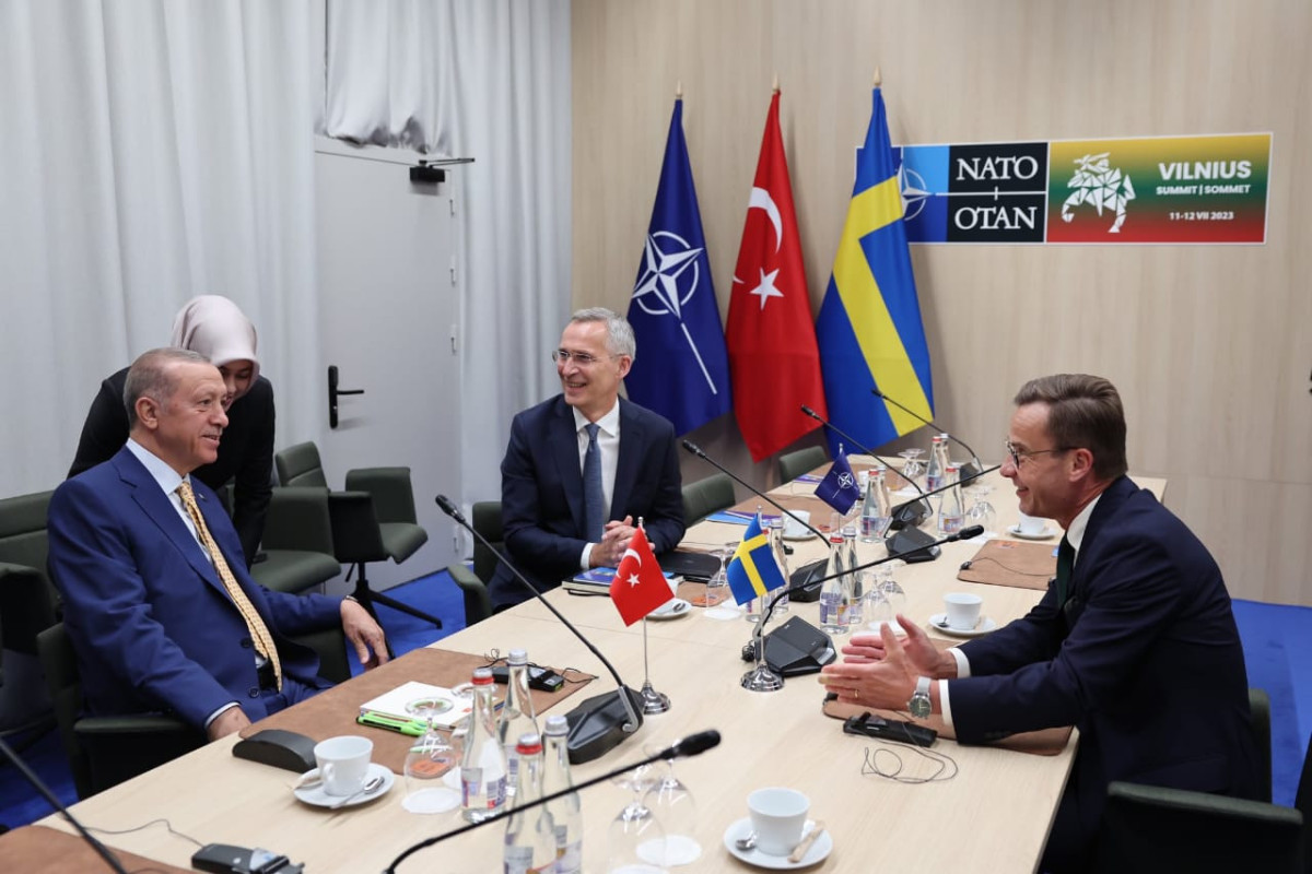 Ərdoğan Stoltenberq və İsveç Baş Naziri ilə üçtərəfli görüş keçirib
