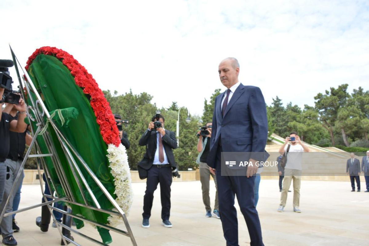 Chairman of Turkish Grand National Assembly visits Alley of Martyrs and Turkish Martyrs' Memorial in Baku