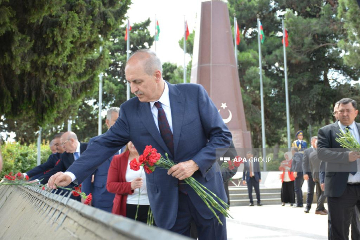 Chairman of Turkish Grand National Assembly visits Alley of Martyrs and Turkish Martyrs' Memorial in Baku