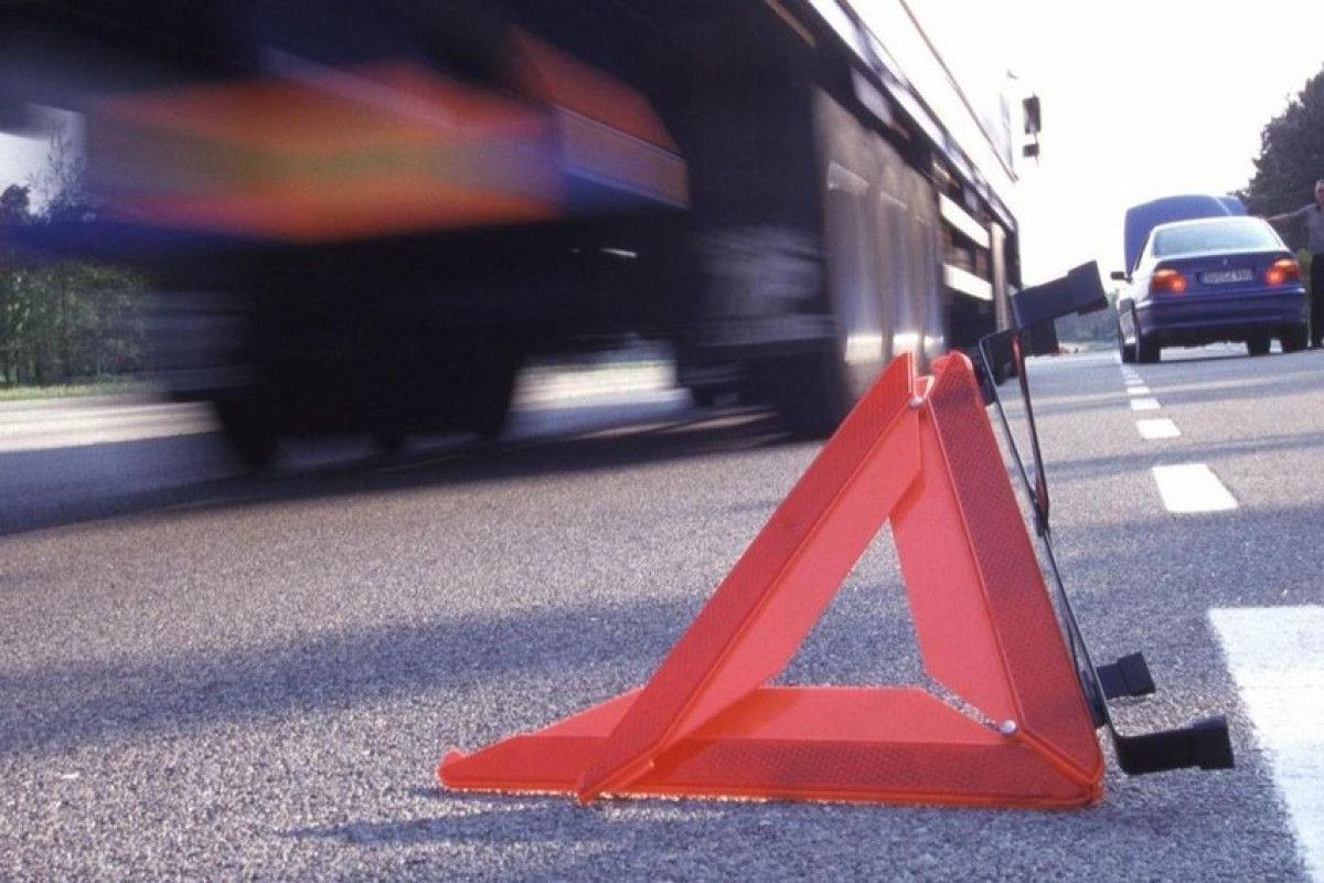 İraqda iranlı zəvvarları daşıyan avtobus qəzaya uğrayıb, ölən və yaralananlar var