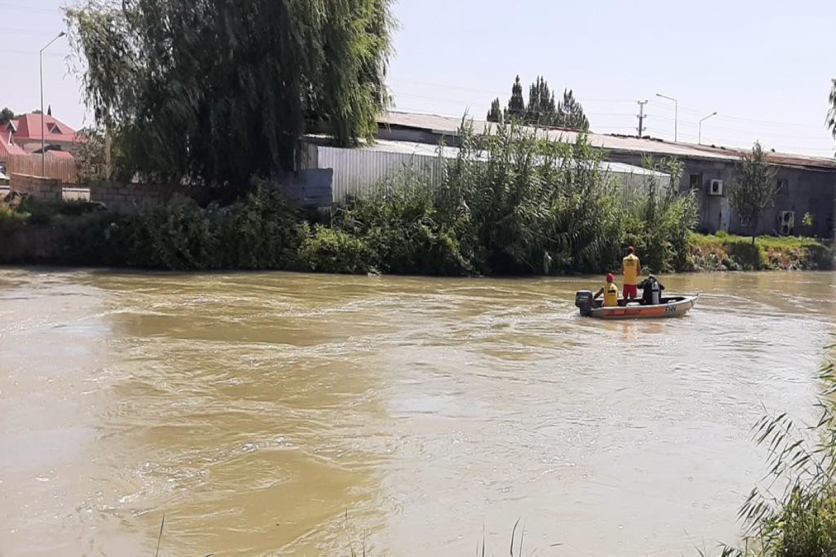 FHN-in dalğıcları su kanalında batan 30 yaşlı qadının axtarışlarını davam etdirir - VİDEO 
