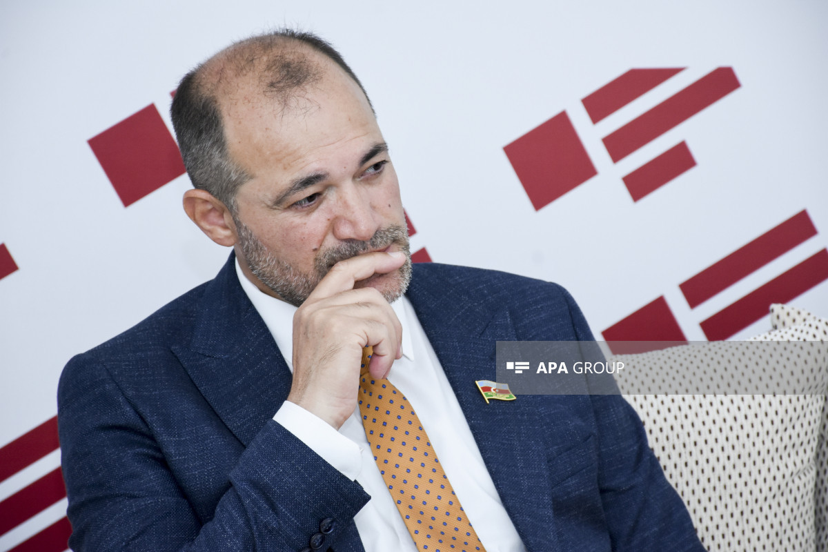 Razi Nurullayev: Haradan tapaq bir milyon manatı ki, bağça tikək?
