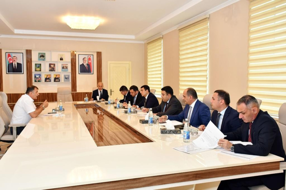 Mədəniyyət naziri Lənkəranda vətəndaşları qəbul edib