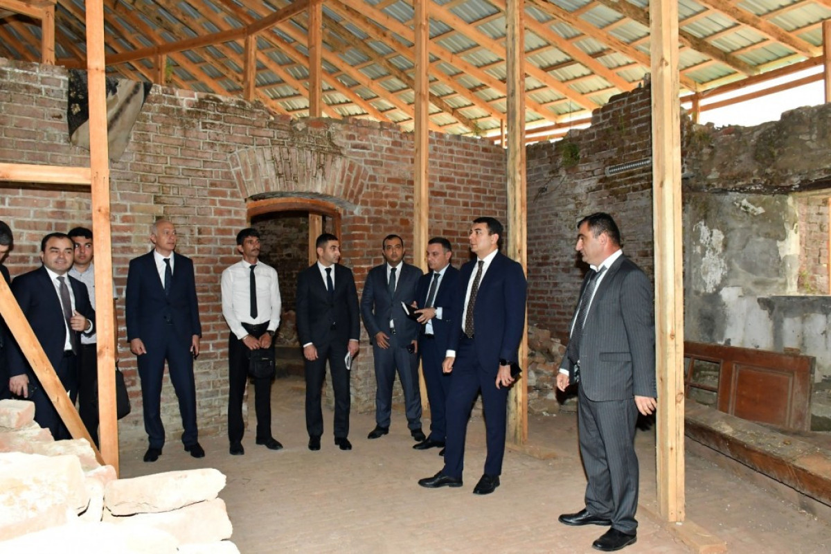 Mədəniyyət naziri Lənkərandakı Dairəvi qalaya baxış keçirib