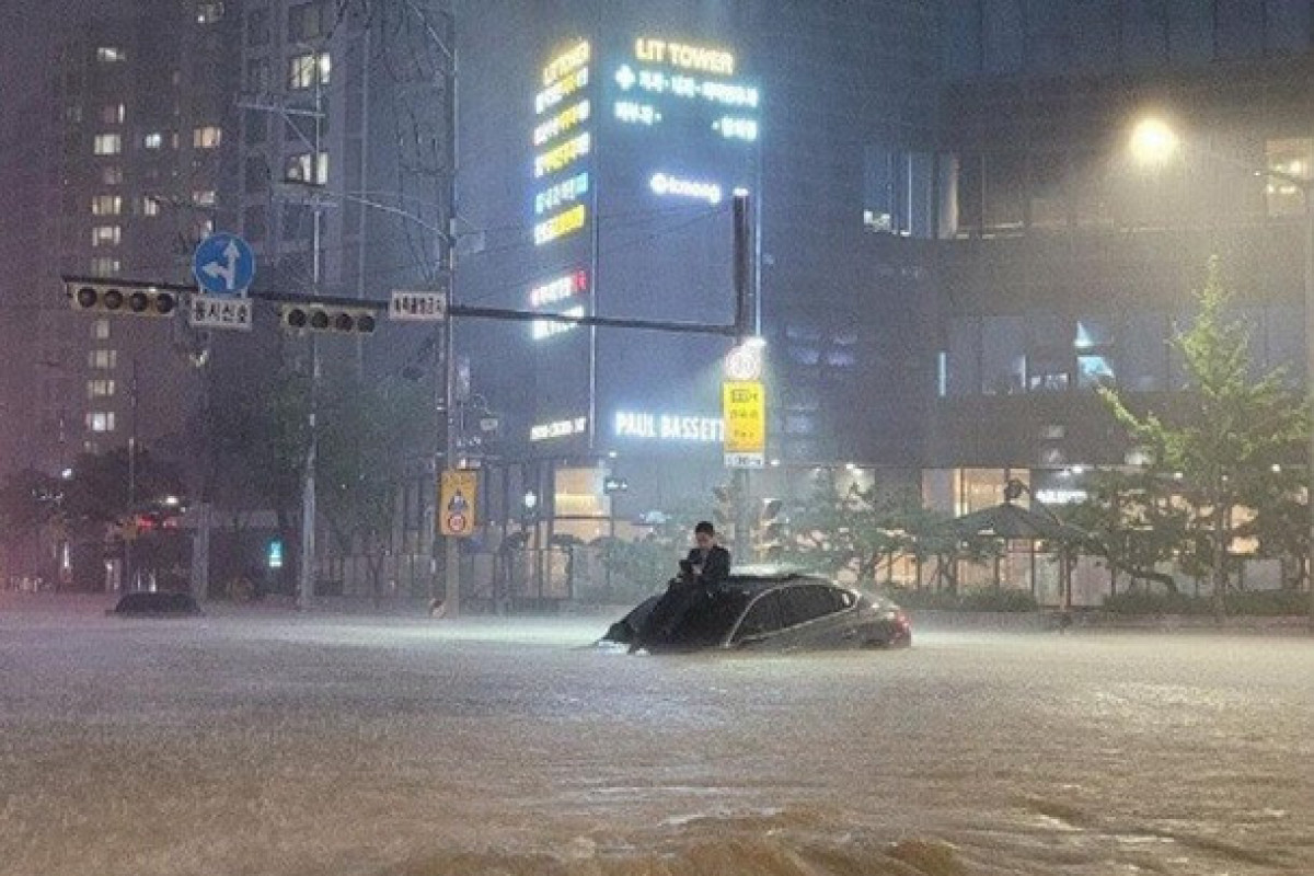 Cənubi Koreyada intensiv yağış yeddi nəfərin həyatına son qoyub