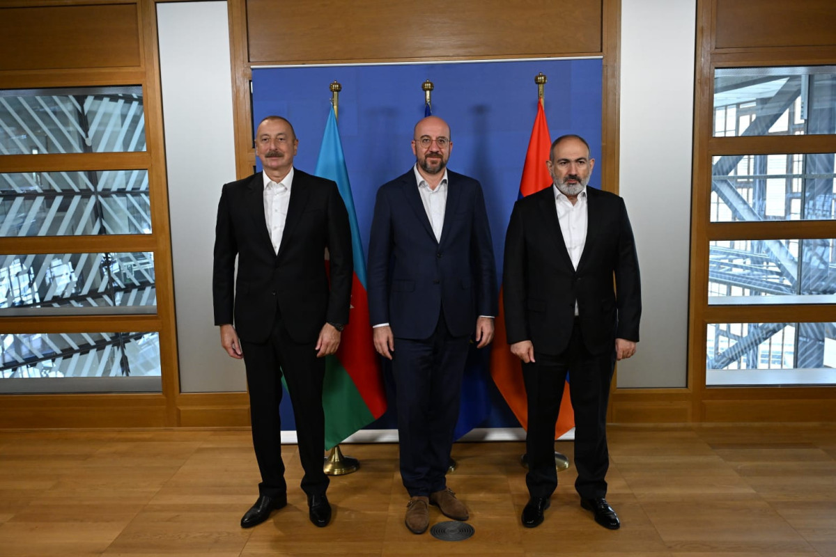 Состоялась встреча президента Азербайджана с Шарлем Мишелем и Пашиняном -ОБНОВЛЕНО 
