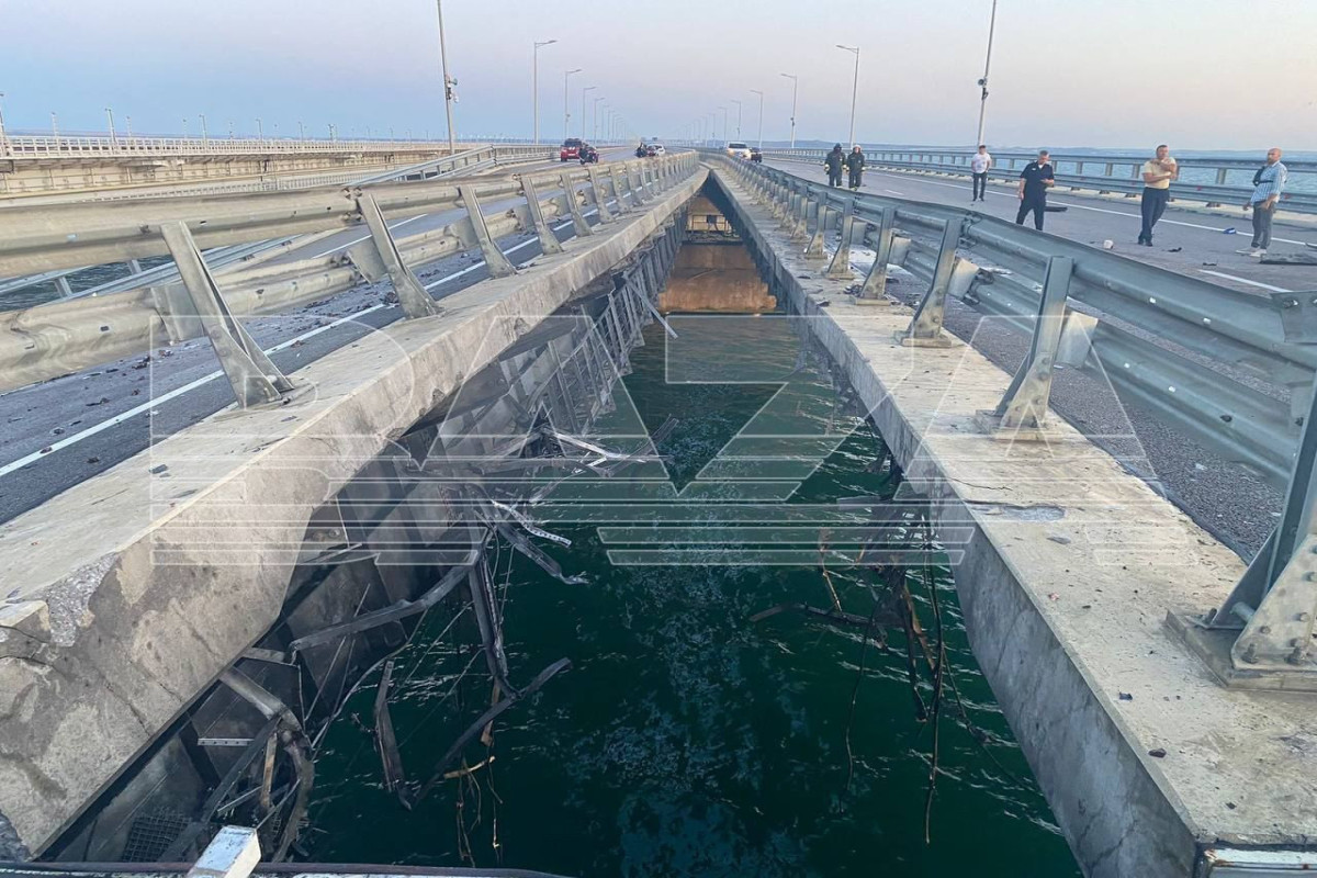 KİV: Krım körpüsünə hücum olub, iki nəfər ölüb